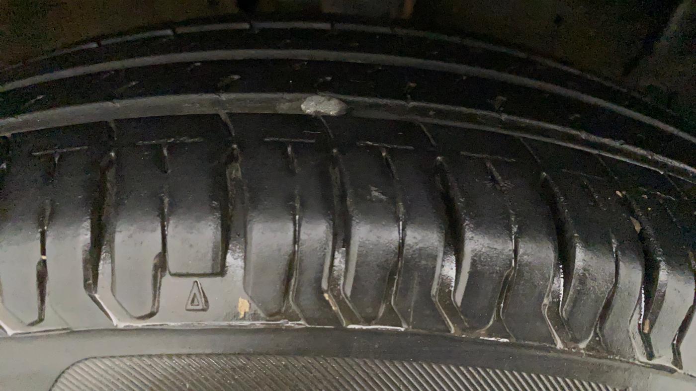 2012 Maruti Swift VXI, Petrol, Manual, 74,502 km, Right Rear Tyre Tread