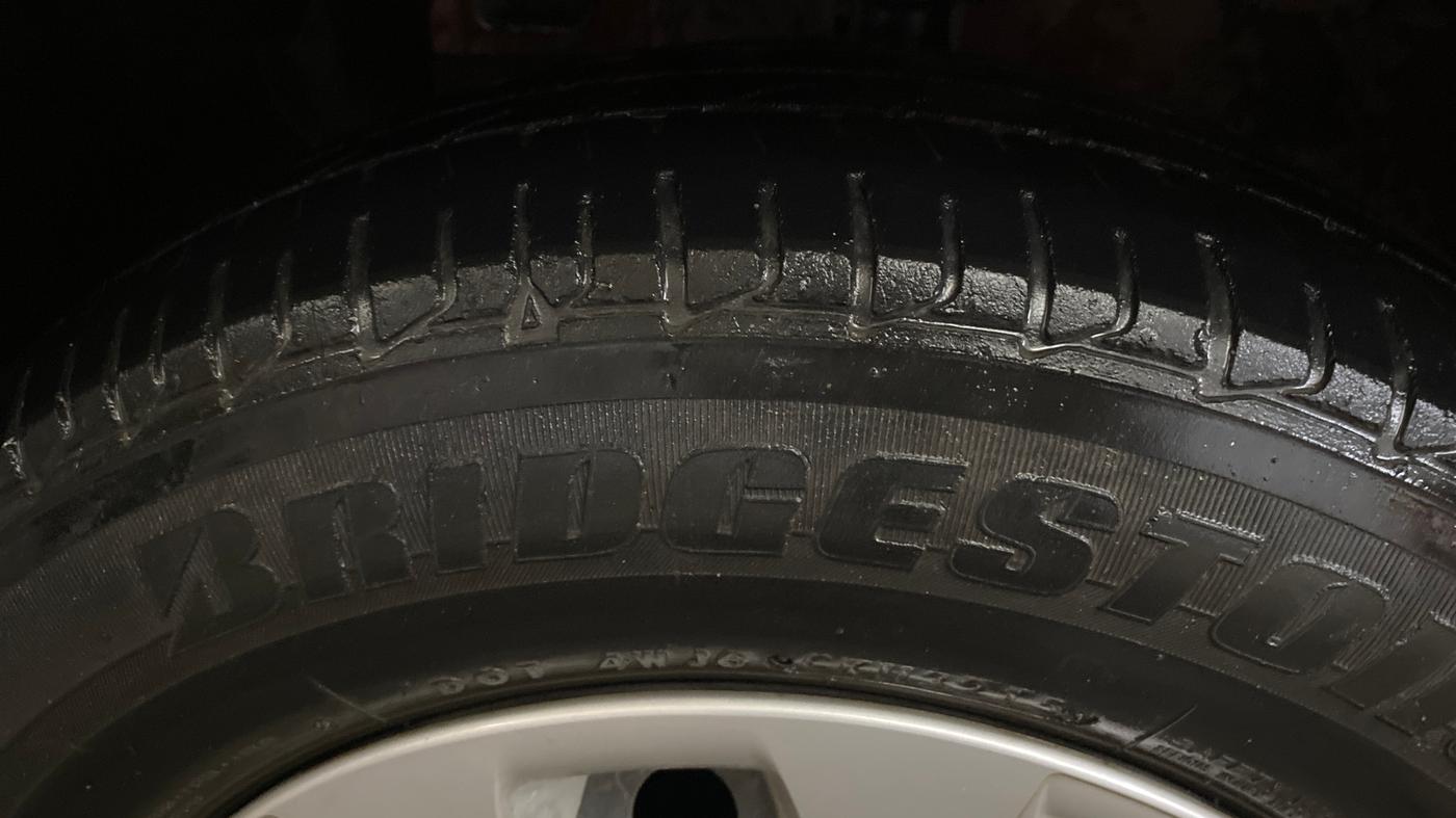 2015 Hyundai Elite i20 MAGNA 1.2, Petrol, Manual, 52,049 km, Left Front Tyre Tread