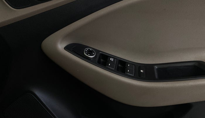 2015 Hyundai Elite i20 MAGNA 1.2, Petrol, Manual, 52,025 km, Driver Side Door Panels Control