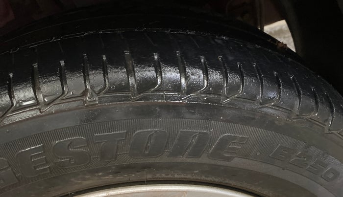 2015 Hyundai Elite i20 MAGNA 1.2, Petrol, Manual, 52,025 km, Left Rear Tyre Tread