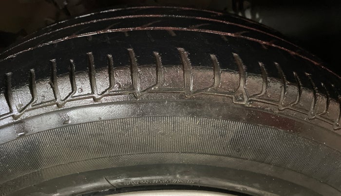 2015 Hyundai Elite i20 MAGNA 1.2, Petrol, Manual, 52,025 km, Right Front Tyre Tread