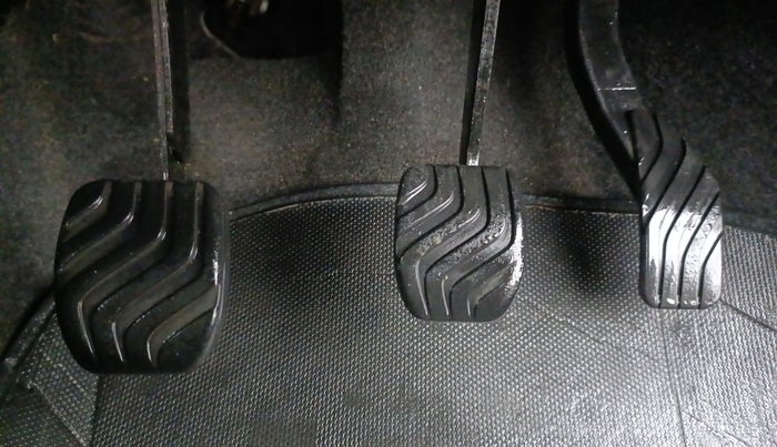 2017 Renault Kwid RXL, Petrol, Manual, 43,558 km, Pedals