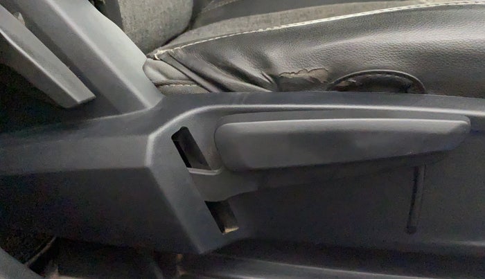 2020 Tata ALTROZ XZ 1.2, Petrol, Manual, 19,911 km, Driver Side Adjustment Panel