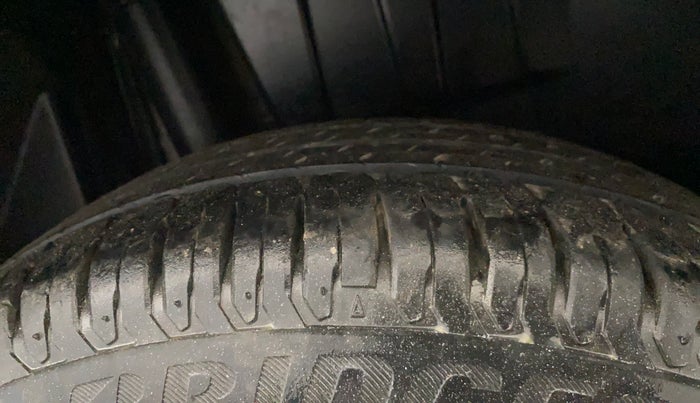 2018 Maruti Dzire ZDI, Diesel, Manual, 96,403 km, Right Rear Tyre Tread