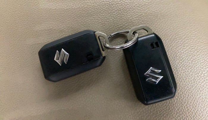 2018 Maruti Dzire ZDI, Diesel, Manual, 96,403 km, Key Close Up