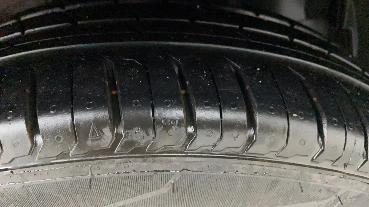 2018 Honda Amaze 1.2 V CVT I VTEC, Petrol, Automatic, 14,812 km, Right Front Tyre Tread
