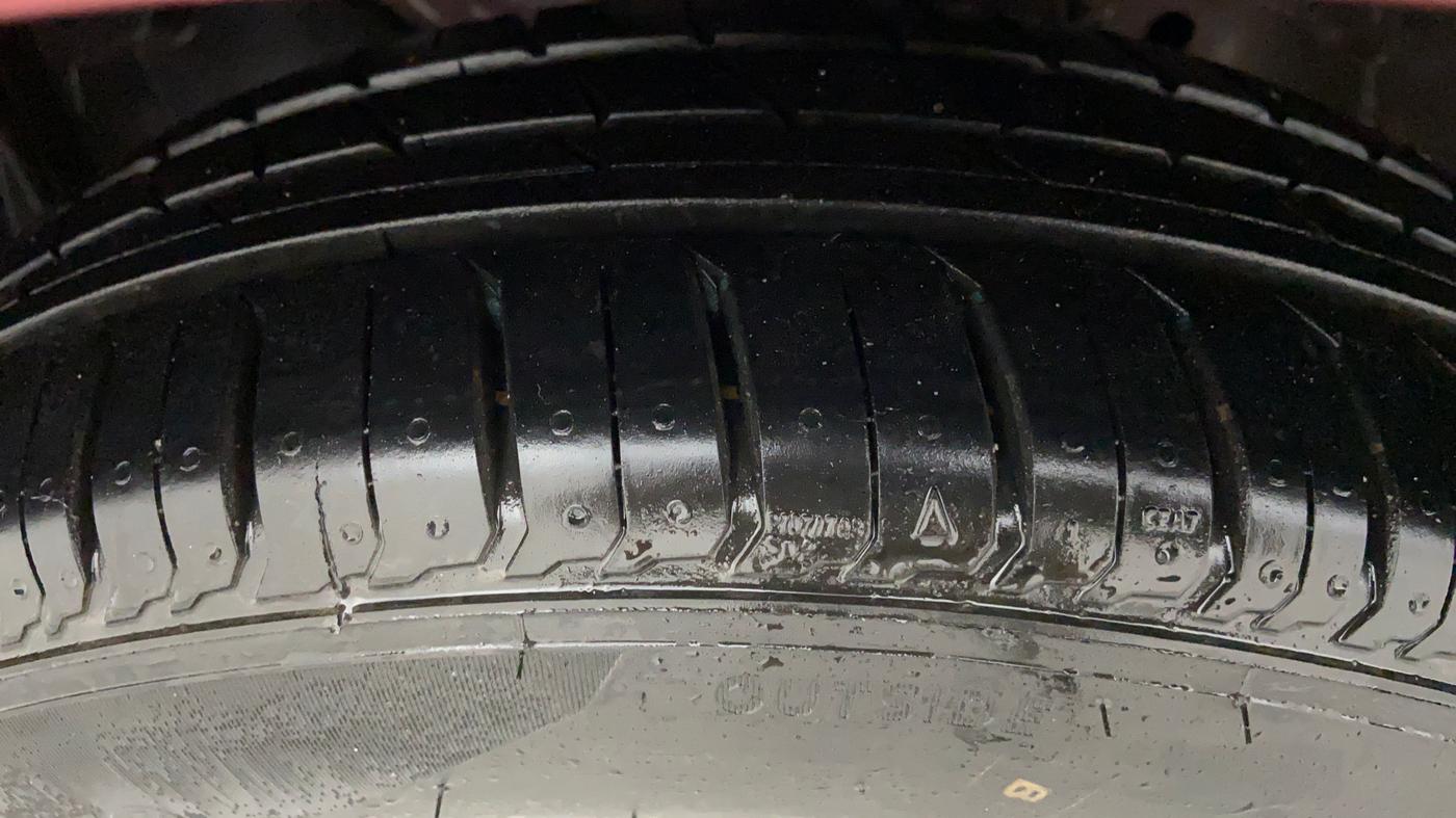 2018 Honda Amaze 1.2 V CVT I VTEC, Petrol, Automatic, 14,812 km, Left Front Tyre Tread