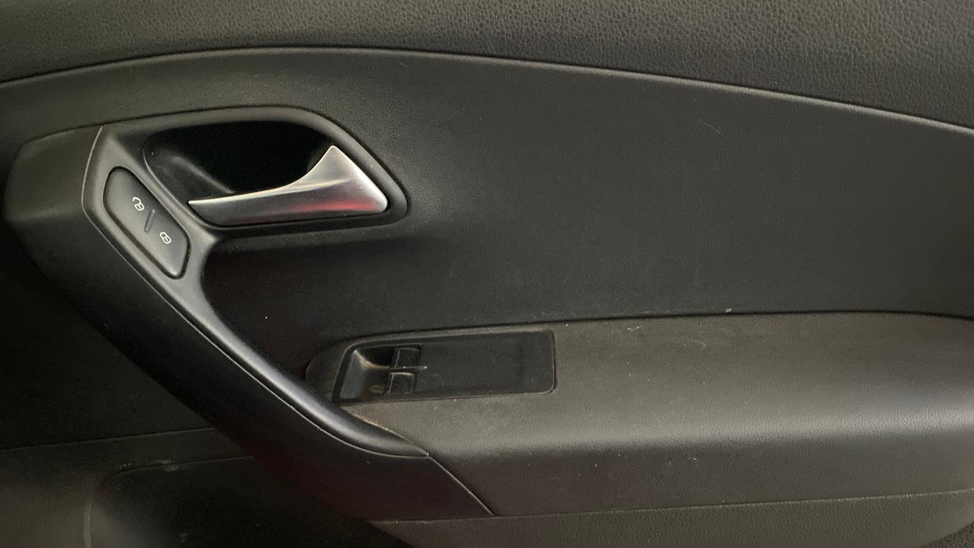 2020 Volkswagen Polo TRENDLINE 1.0L, Petrol, Manual, 91,857 km, Driver Side Door Panels Control