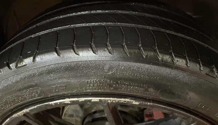 2020 Volkswagen Polo TRENDLINE 1.0L, Petrol, Manual, 91,812 km, Right Front Tyre Tread