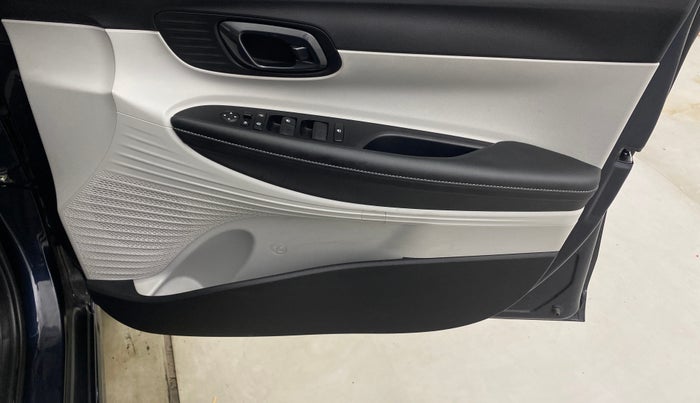 2024 Hyundai NEW I20 Sportz (O) 1.2 IVT, Petrol, Automatic, 9,472 km, Driver Side Door Panels Control