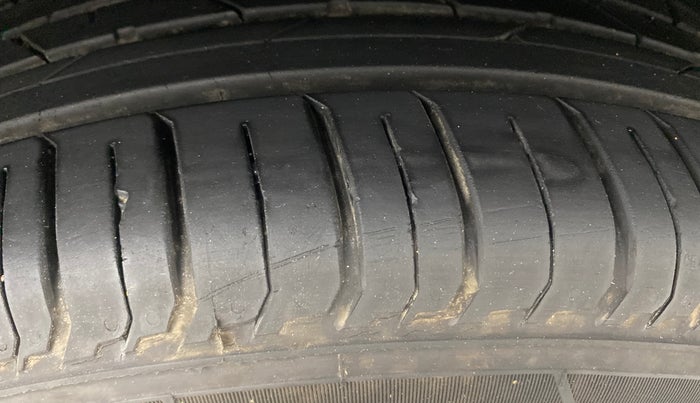 2024 Hyundai NEW I20 Sportz (O) 1.2 IVT, Petrol, Automatic, 9,472 km, Right Front Tyre Tread