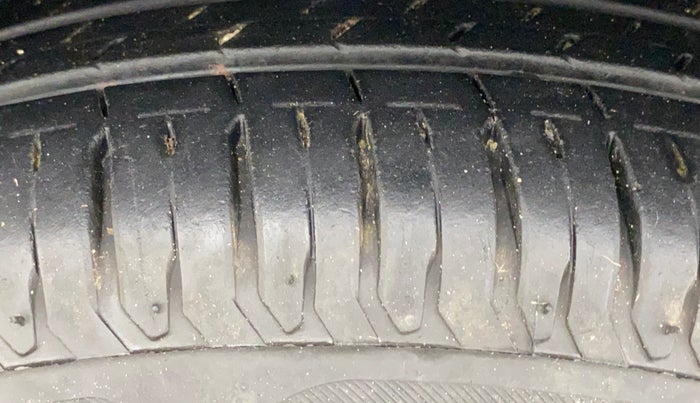 2023 Maruti Swift ZXI, Petrol, Manual, 12,253 km, Left Front Tyre Tread