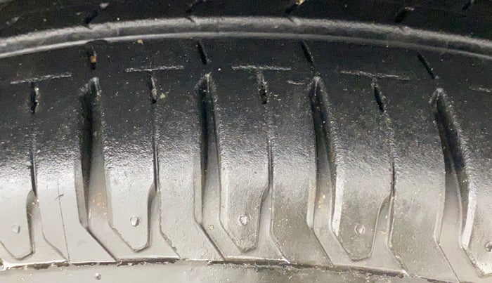 2023 Maruti Swift ZXI, Petrol, Manual, 12,253 km, Right Front Tyre Tread