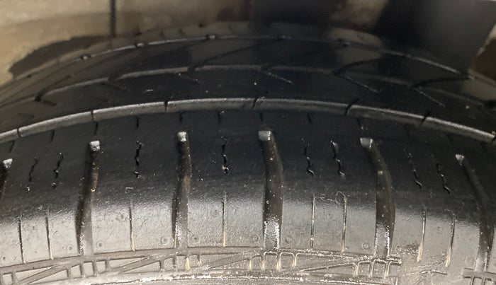 2018 Hyundai Xcent SX 1.2, Petrol, Manual, 27,896 km, Left Rear Tyre Tread