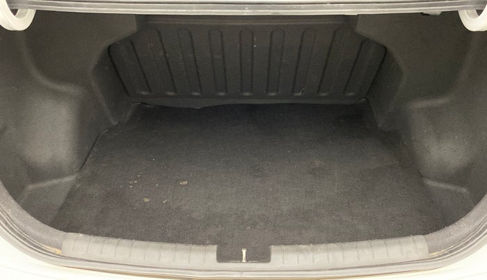 2018 Hyundai Xcent SX 1.2, Petrol, Manual, 27,896 km, Boot Inside