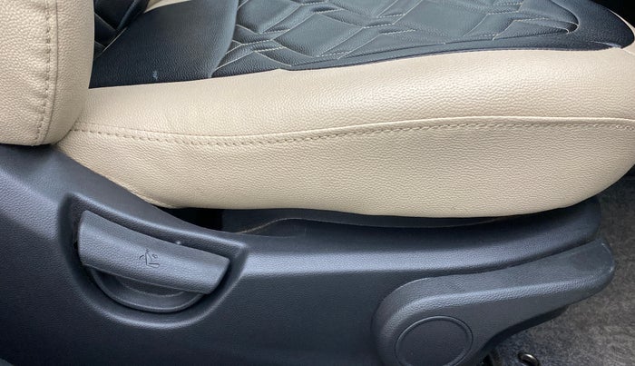 2018 Hyundai Xcent SX 1.2, Petrol, Manual, 27,896 km, Driver Side Adjustment Panel