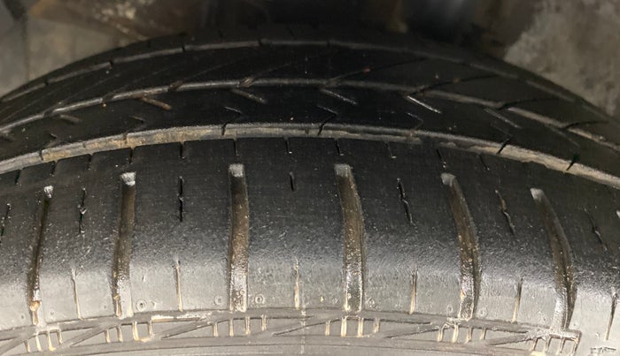 2018 Hyundai Xcent SX 1.2, Petrol, Manual, 27,896 km, Left Front Tyre Tread