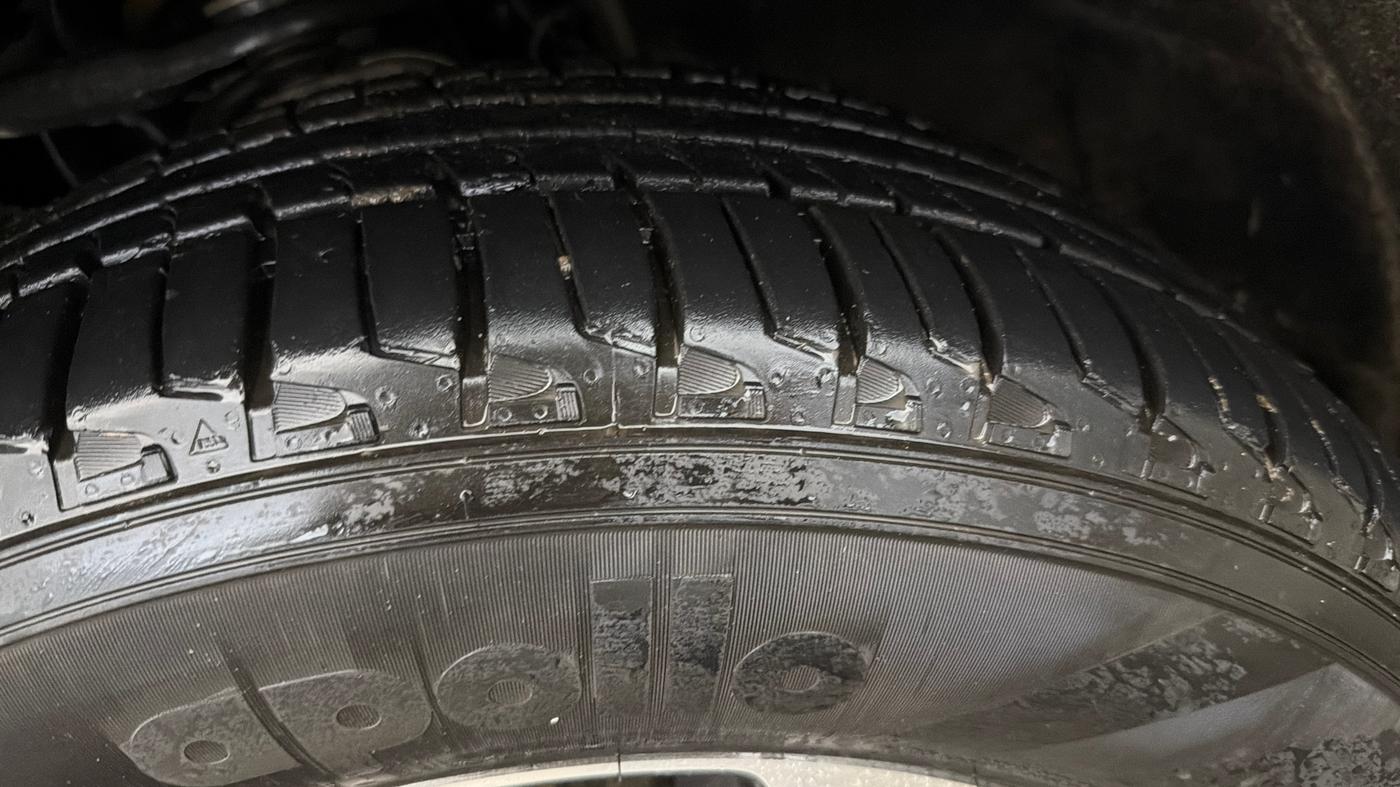 2022 Mahindra SCORPIO-N Z8 L PETROL AT 6 STR, Petrol, Automatic, 63,201 km, Left Front Tyre Tread