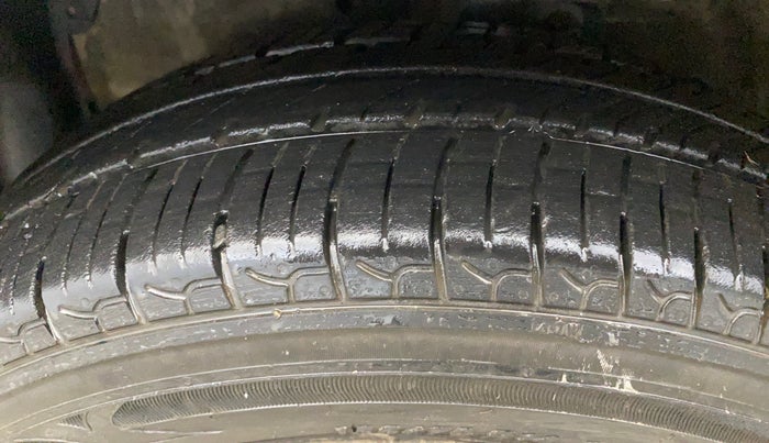 2016 Maruti Celerio VXI, Petrol, Manual, 37,600 km, Left Front Tyre Tread
