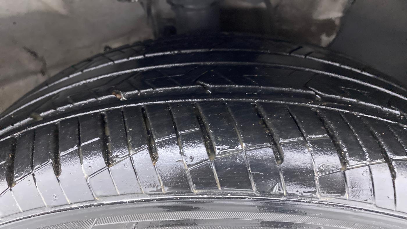 2021 Hyundai Verna SX(O) PETROL AT, Petrol, Automatic, 8,216 km, Right Front Tyre Tread