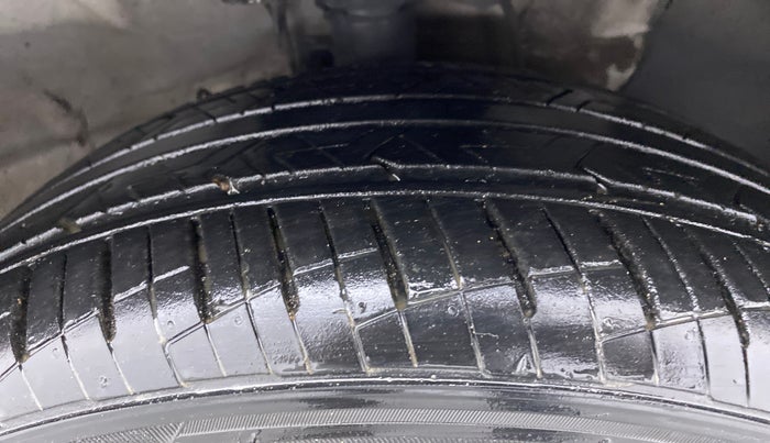 2021 Hyundai Verna SX(O) PETROL AT, Petrol, Automatic, 8,216 km, Right Front Tyre Tread