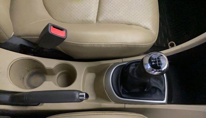 2014 Hyundai Verna FLUIDIC 1.6 VTVT SX OPT, Petrol, Manual, 79,022 km, Gear Lever