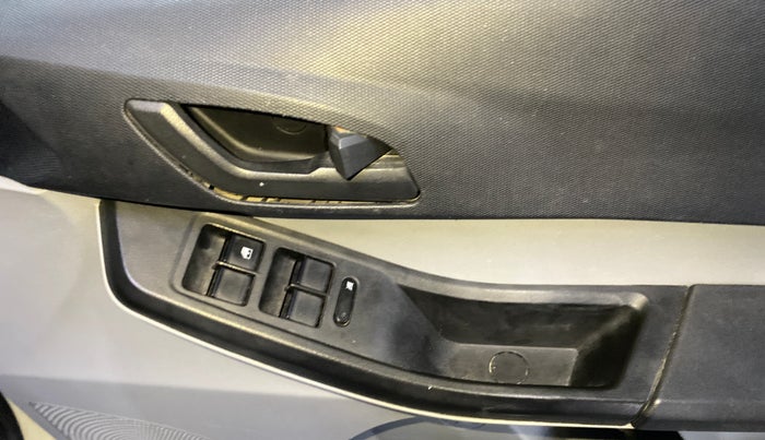 2021 Tata Tiago XZ PETROL, Petrol, Manual, 49,561 km, Driver Side Door Panels Control