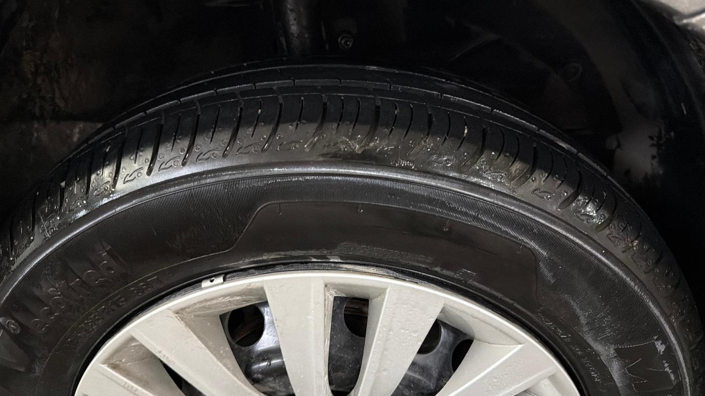 2021 Maruti Baleno DELTA PETROL 1.2, Petrol, Manual, 44,712 km, Right Front Tyre Tread