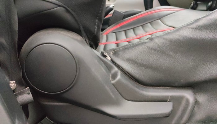 2017 Maruti IGNIS DELTA 1.2, Petrol, Manual, 19,207 km, Driver Side Adjustment Panel