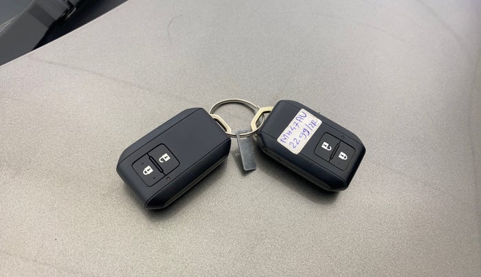 2020 Maruti XL6 ZETA MT, Petrol, Manual, 76,939 km, Key Close Up