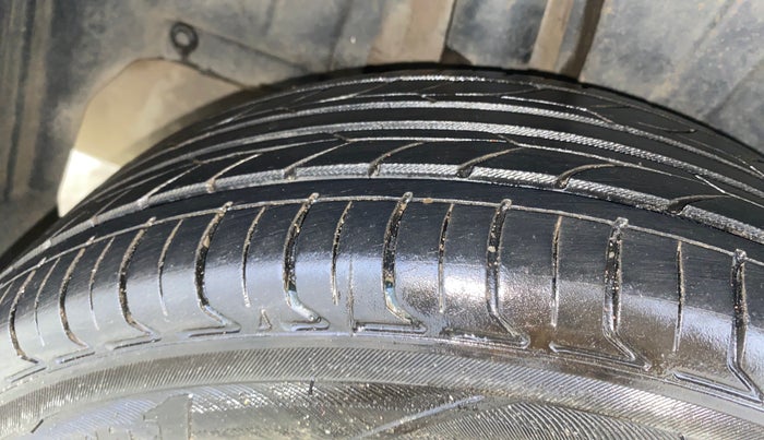 2020 Maruti XL6 ZETA MT, Petrol, Manual, 76,939 km, Right Rear Tyre Tread