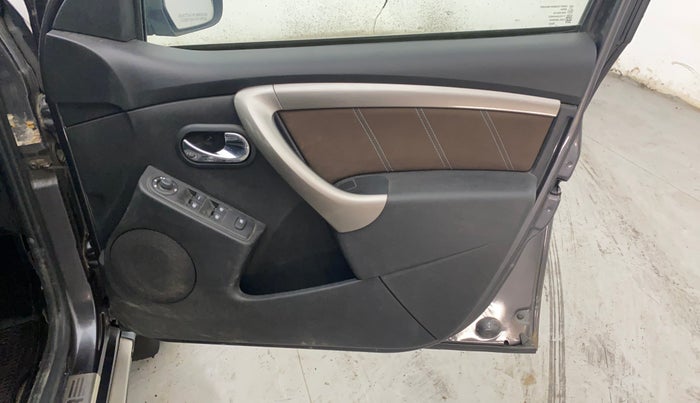 2020 Renault Duster RXZ 1.3 TURBO PETROL MT, Petrol, Manual, 67,298 km, Driver Side Door Panels Control