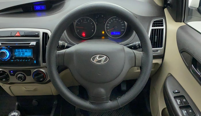 2013 Hyundai i20 MAGNA 1.2, Petrol, Manual, 41,670 km, Steering Wheel Close Up