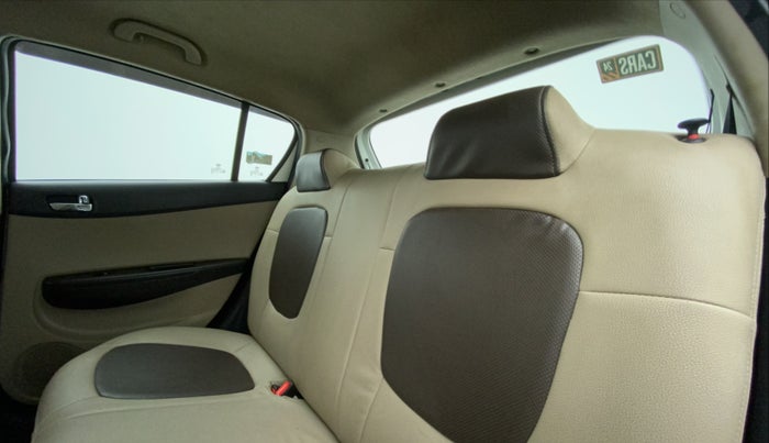 2013 Hyundai i20 MAGNA 1.2, Petrol, Manual, 41,670 km, Right Side Rear Door Cabin
