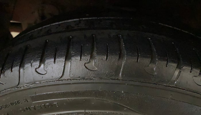 2019 Hyundai Grand i10 MAGNA 1.2 KAPPA VTVT, Petrol, Manual, 77,510 km, Right Rear Tyre Tread