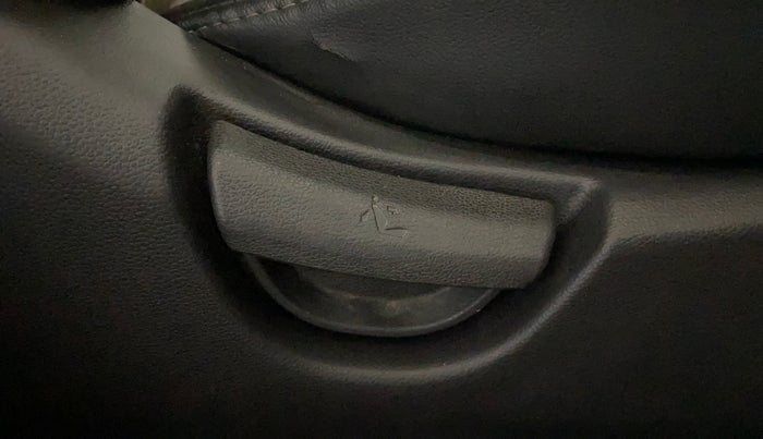 2019 Hyundai Grand i10 MAGNA 1.2 KAPPA VTVT, Petrol, Manual, 77,510 km, Driver Side Adjustment Panel