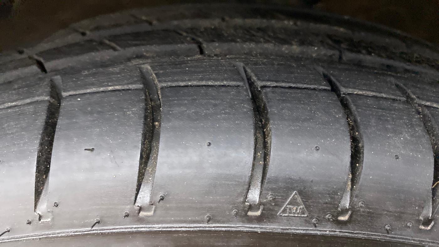 2017 Maruti Celerio VXI (O) AMT, Petrol, Automatic, 36,574 km, Left Front Tyre Tread