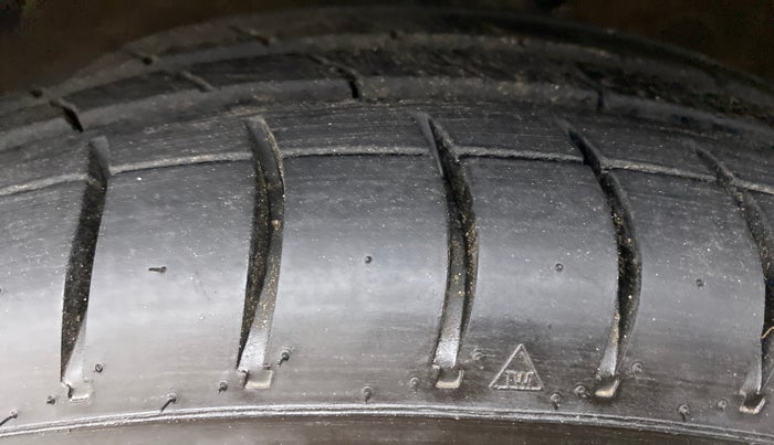 2017 Maruti Celerio VXI (O) AMT, Petrol, Automatic, 36,574 km, Left Front Tyre Tread