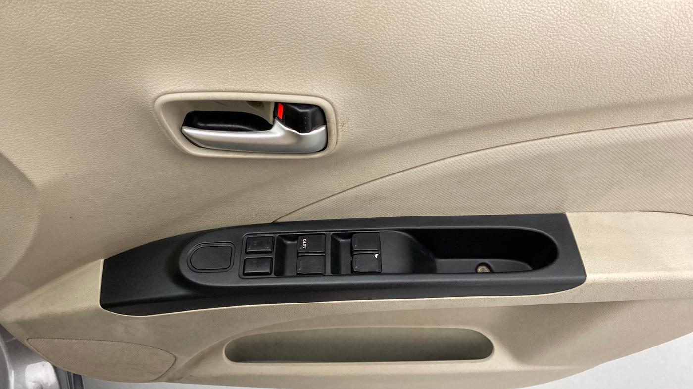 2017 Maruti Celerio VXI (O) AMT, Petrol, Automatic, 36,574 km, Driver Side Door Panels Control
