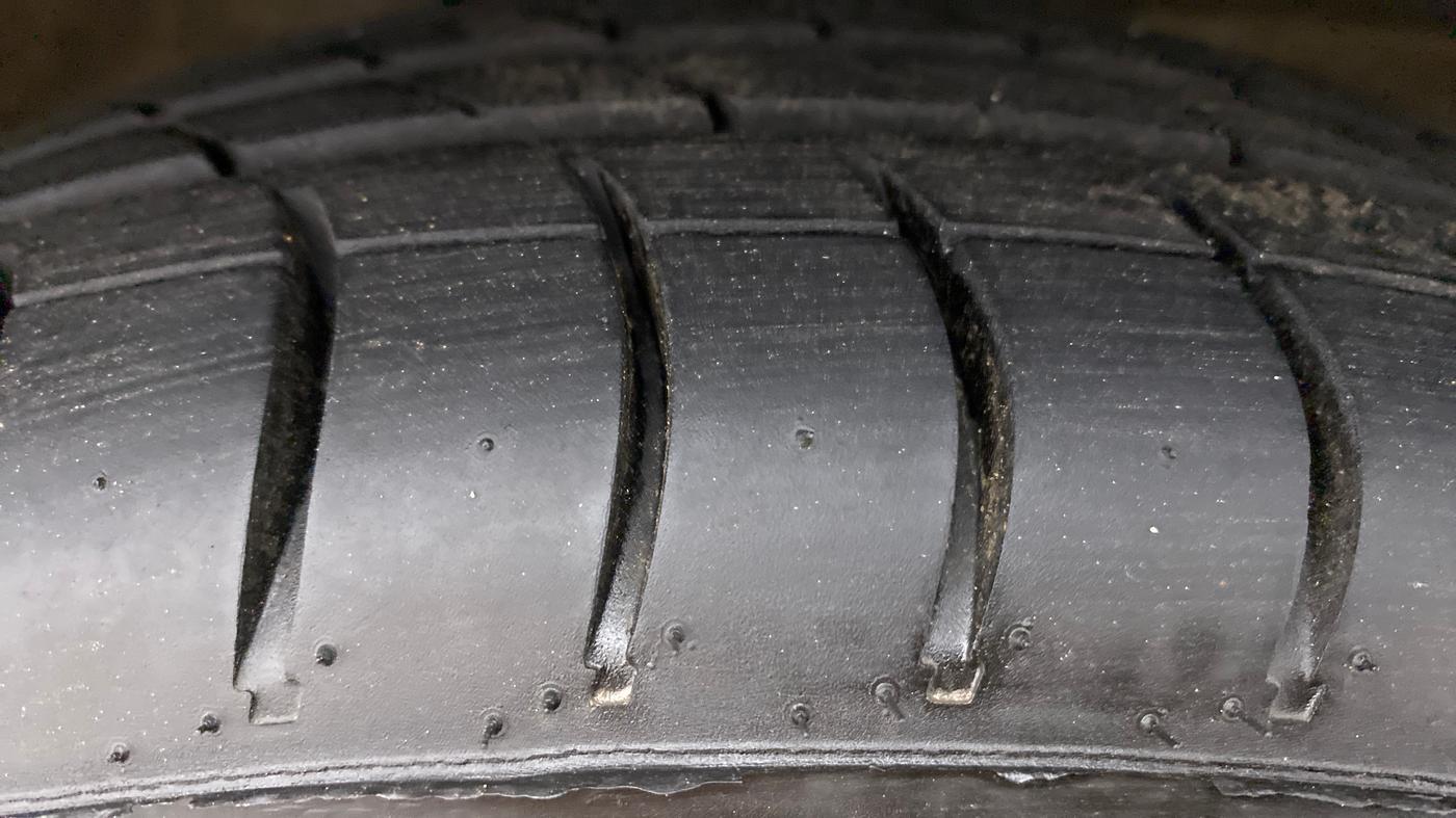 2017 Maruti Celerio VXI (O) AMT, Petrol, Automatic, 36,574 km, Right Front Tyre Tread