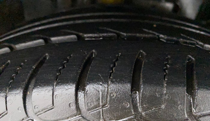 2019 Ford Ecosport TITANIUM + 1.5L DIESEL, Diesel, Manual, 42,626 km, Right Front Tyre Tread