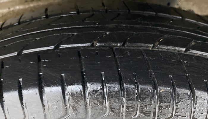 2019 Maruti New Wagon-R 1.0 Lxi (o) cng, CNG, Manual, Left Rear Tyre Tread