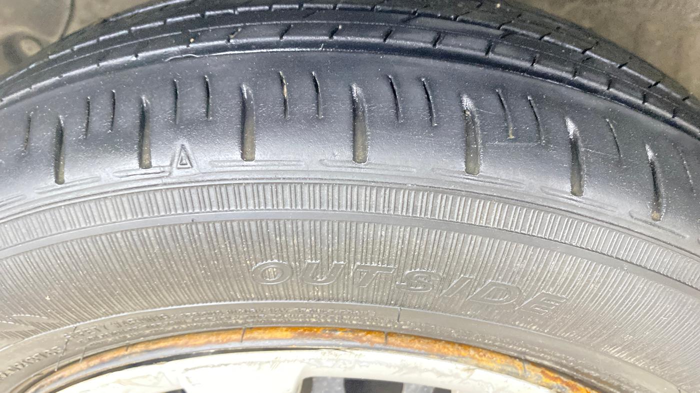 2015 Hyundai Grand i10 MAGNA 1.2 KAPPA VTVT, Petrol, Manual, 38,636 km, Left Front Tyre Tread