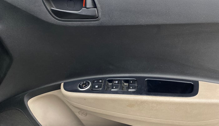 2015 Hyundai Grand i10 MAGNA 1.2 KAPPA VTVT, Petrol, Manual, 38,636 km, Driver Side Door Panels Control