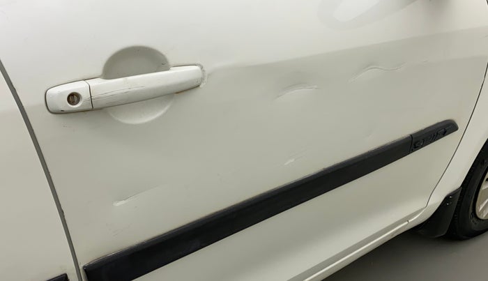 2014 Maruti Swift VXI, Petrol, Manual, 39,008 km, Driver-side door - Minor scratches