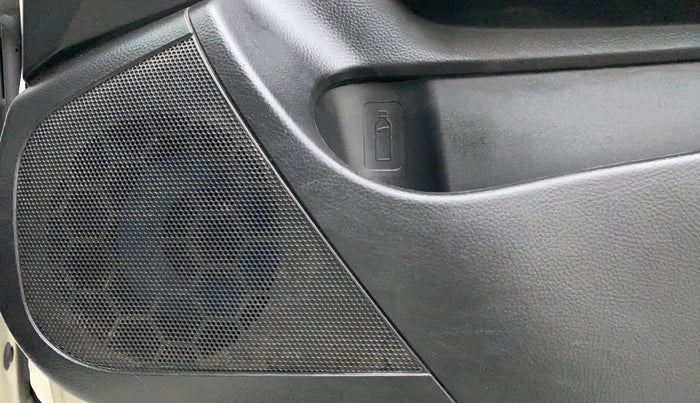 2014 Maruti Swift VXI, Petrol, Manual, 39,008 km, Infotainment system - Front speakers missing / not working