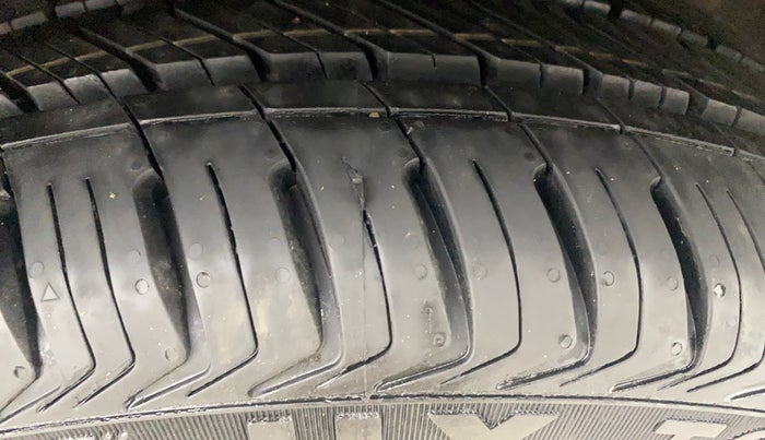 2017 Hyundai Elite i20 ASTA 1.2 (O), Petrol, Manual, 37,175 km, Right Front Tyre Tread