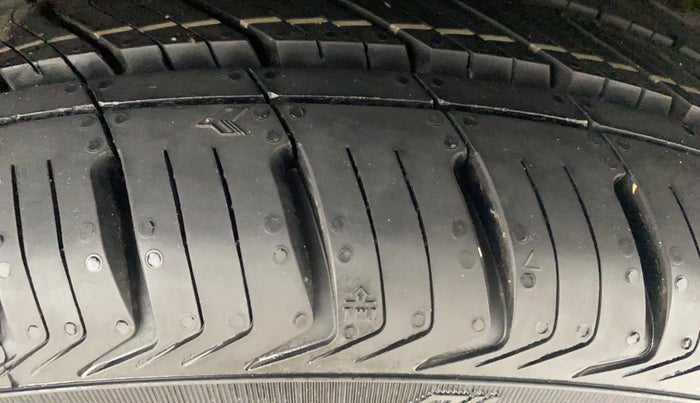 2017 Hyundai Elite i20 ASTA 1.2 (O), Petrol, Manual, 37,175 km, Left Rear Tyre Tread