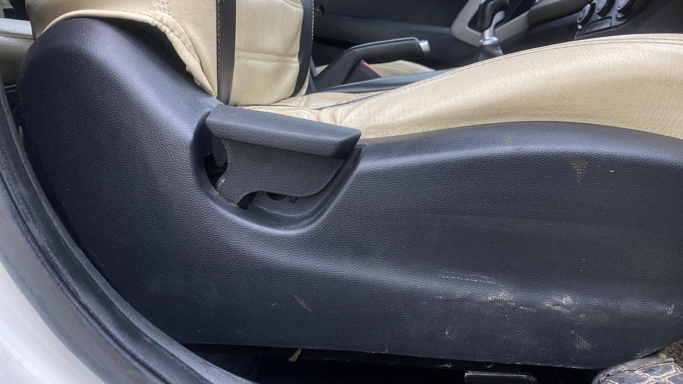 2018 Hyundai Creta E PLUS 1.4 DIESEL, Diesel, Manual, 70,849 km, Driver Side Adjustment Panel