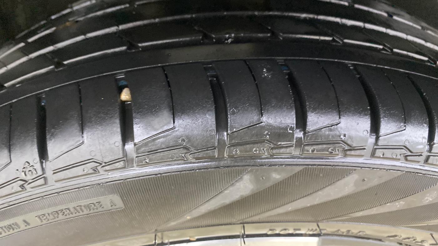 2024 MG HECTOR SAVVY PRO 1.5 TURBO CVT PETROL, Petrol, Automatic, 40,013 km, Right Rear Tyre Tread